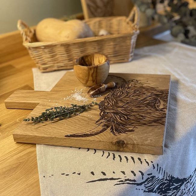 Oak Paddle Medium Highland Cow