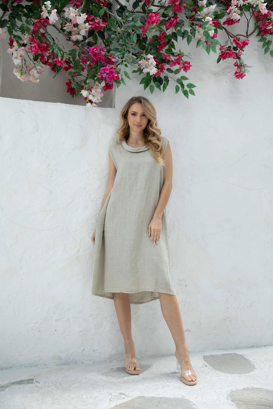 Round Collar Sleeveless Dress