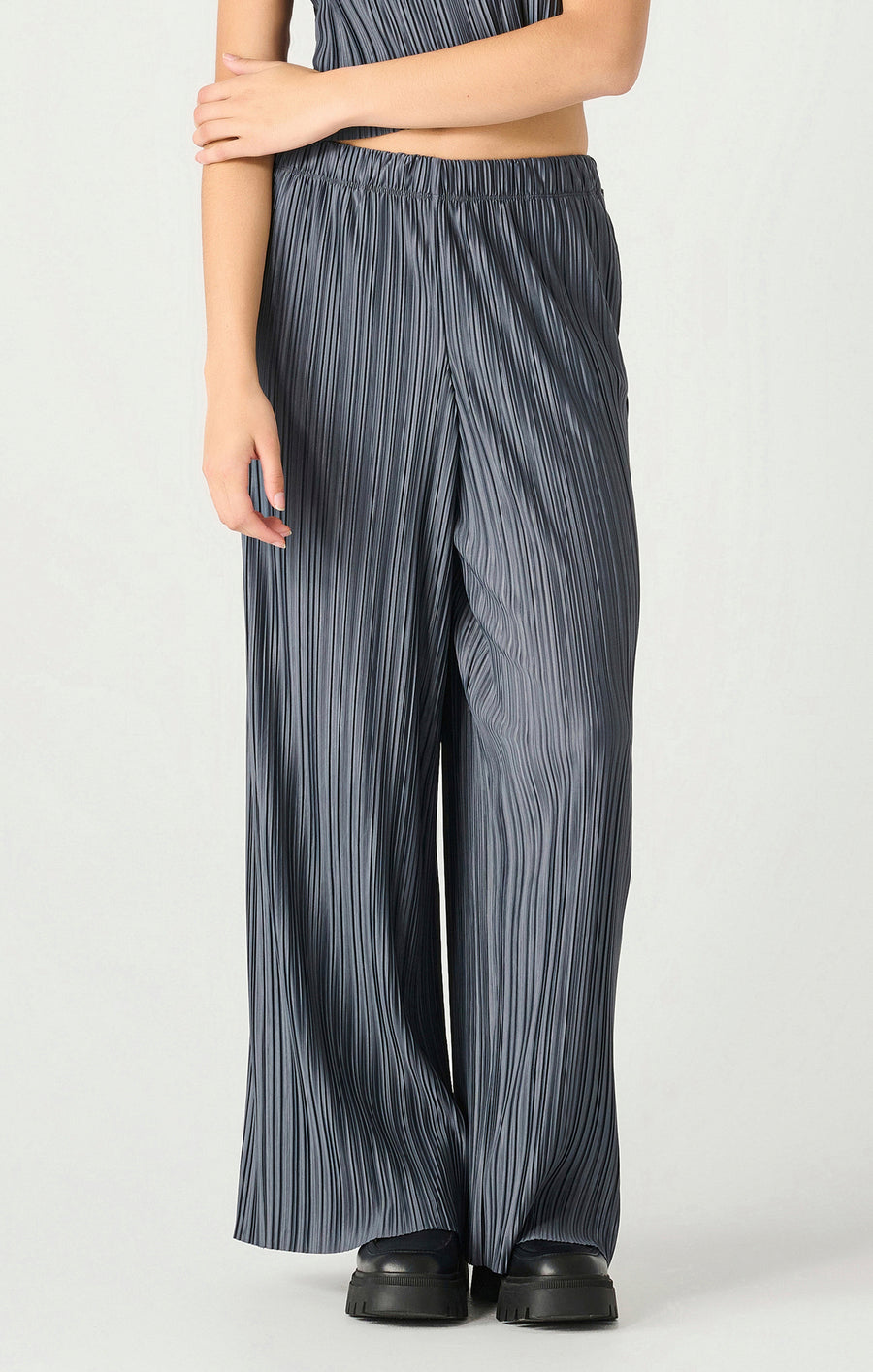 2422200 D Pull On Pleated Pants