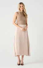 2422706 T Pull On Pleated Maxi Skirt