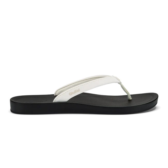 'Uiki Bright White/ lava rock