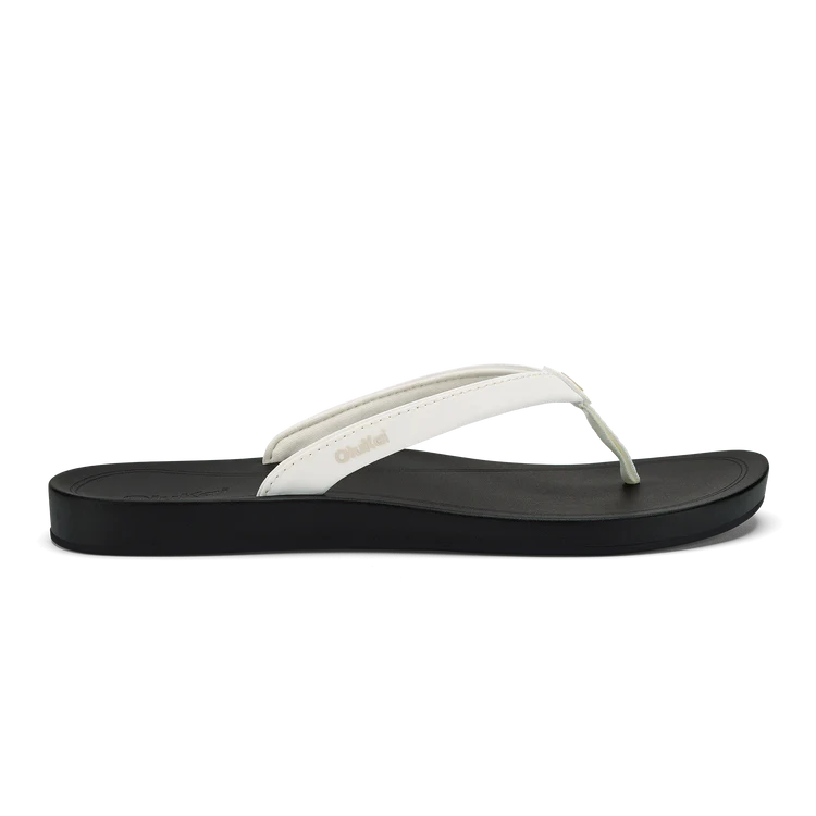 'Uiki Bright White/ lava rock