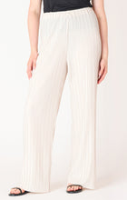 2522200 T Pull On Pleated Pants