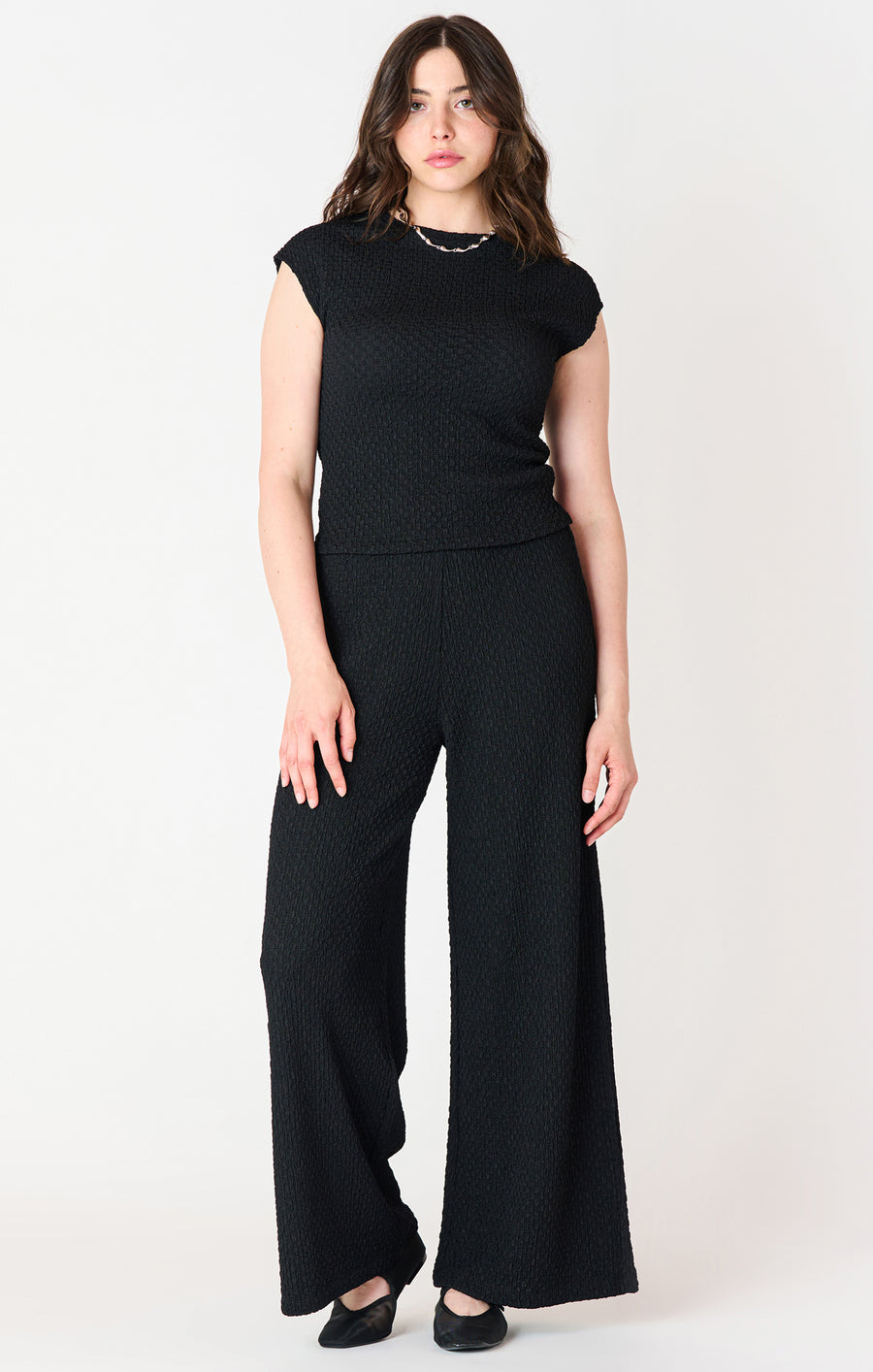 2522201 T Textured Flowy Wide Leg Pants