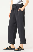 2522706 D Pull On Textured Pant