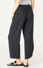 2522706 D Pull On Textured Pant