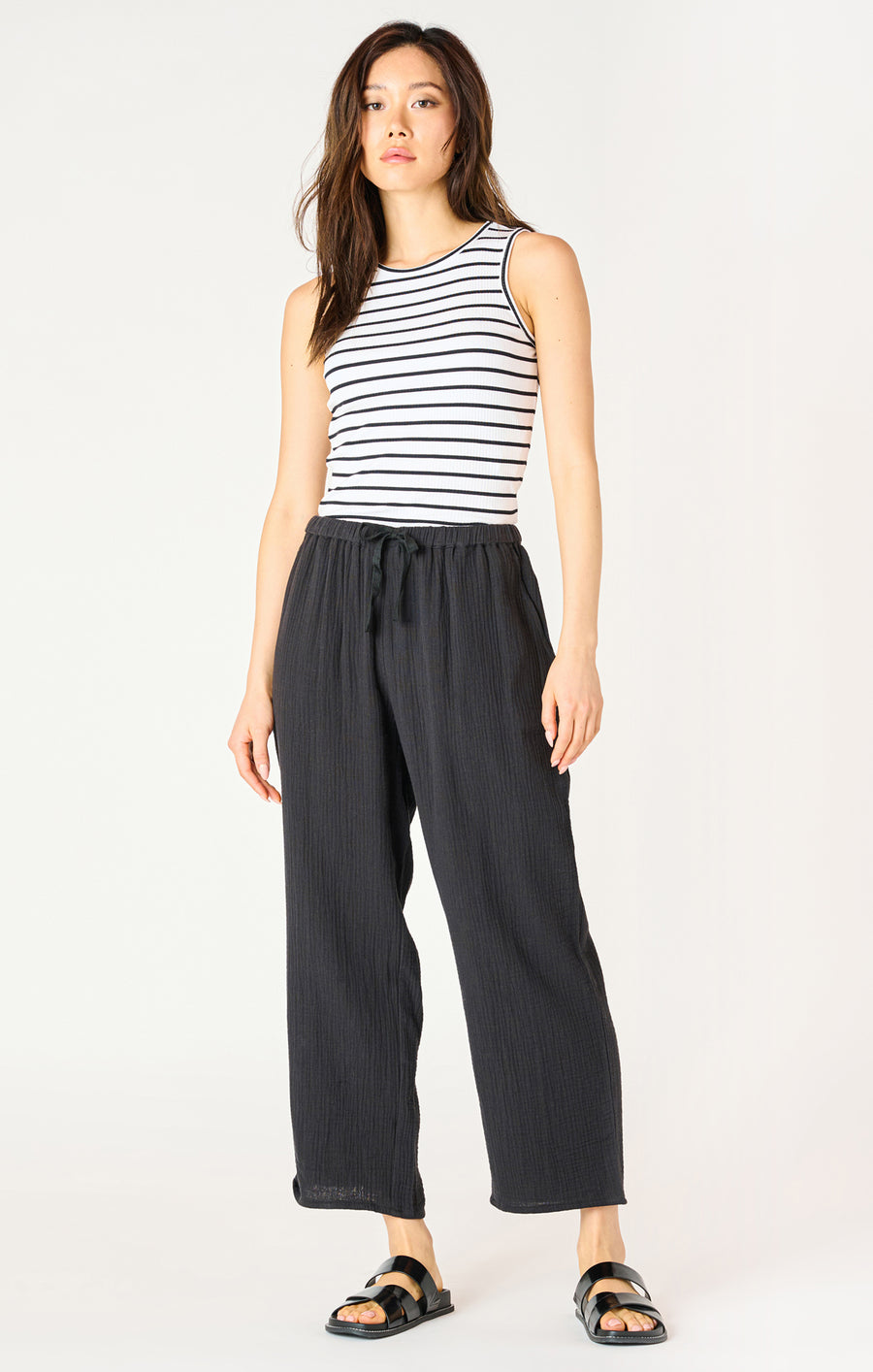 2522706 D Pull On Textured Pant