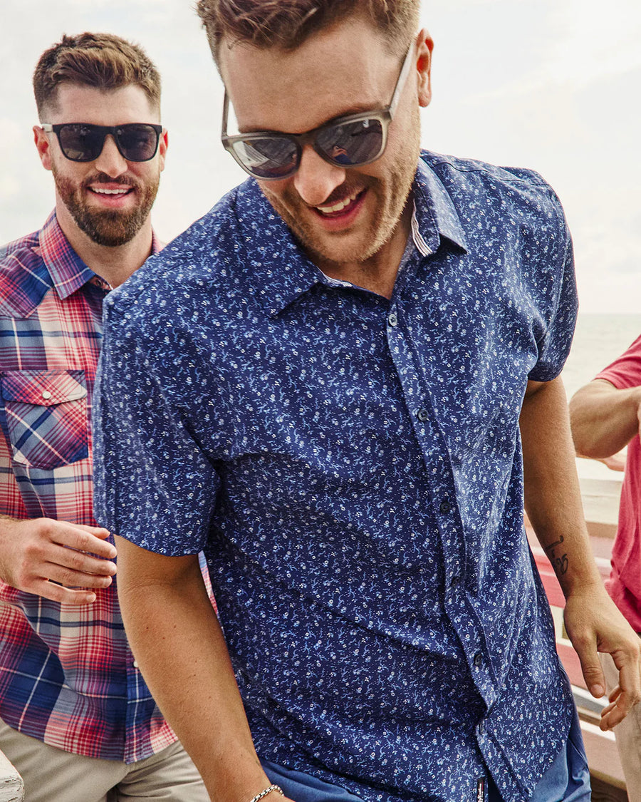 M-SP25WS2614 Oakwood SS Floral Print Seesucker Performance Shirt