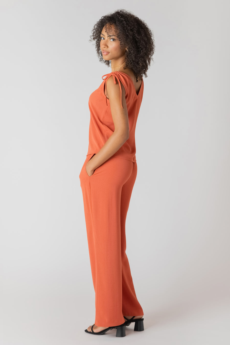 2722739 DG High Waist Flowy Wide Leg Pant