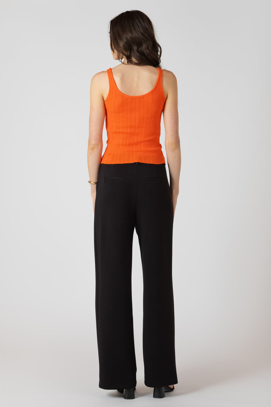 2727017 D Scoopneck Ribbed Sweater Tank