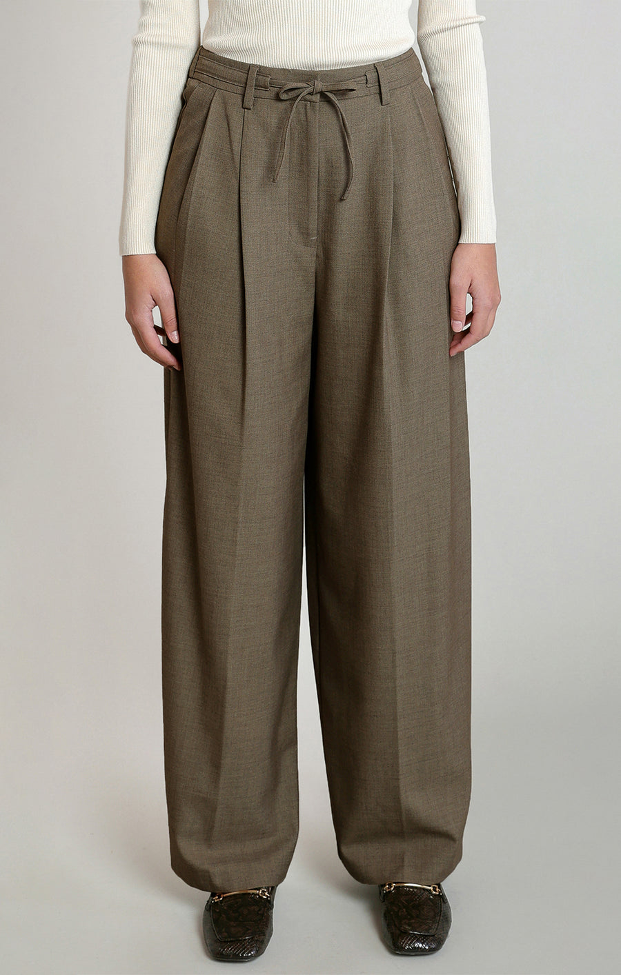 2822714 D Pleat Drawstring Pant