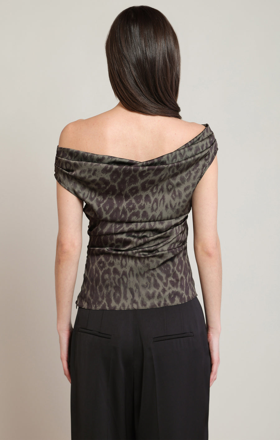 2823511 T Draped Off Shoulder Top