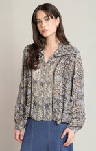 2823711 T Orchid Print Blouse