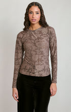 2824025 D Floral Long Sleeve Tee