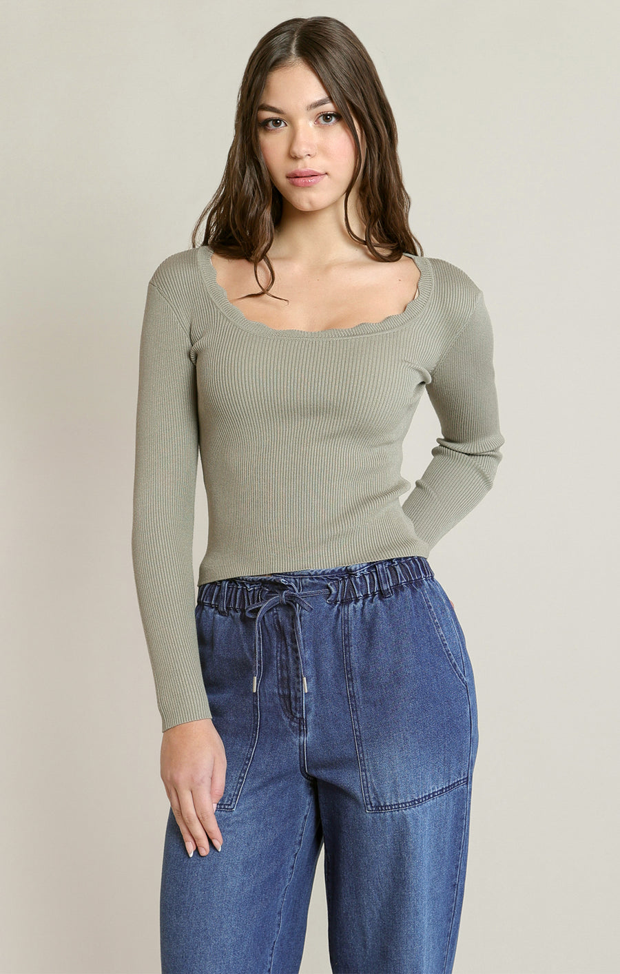 2827009 D Scallop Neckline Sweater Top Sage
