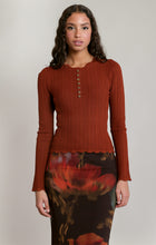 2827022 D Henley Sweater Top