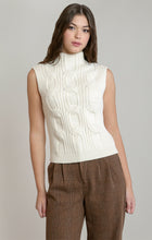 2827028 D Cable Knit Vest