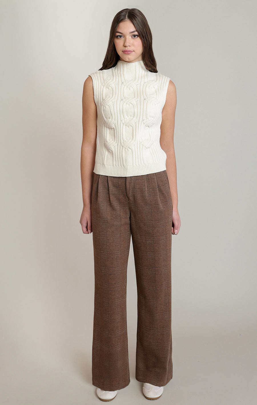 2827028 D Cable Knit Vest