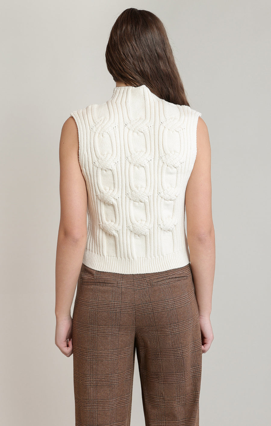 2827028 D Cable Knit Vest