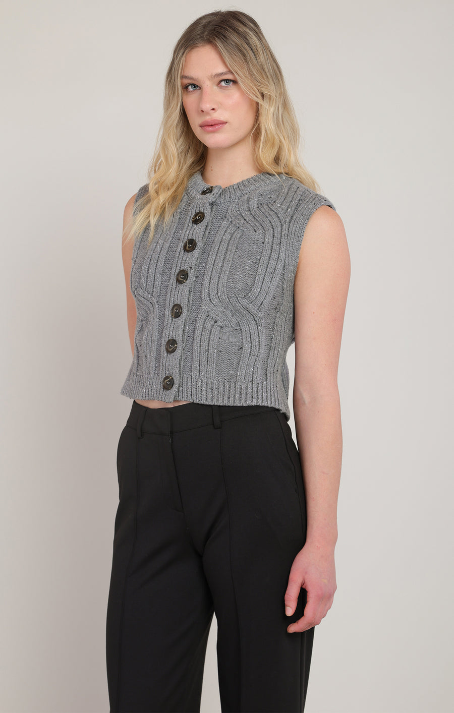 2827035 DG Cable Sweater Vest