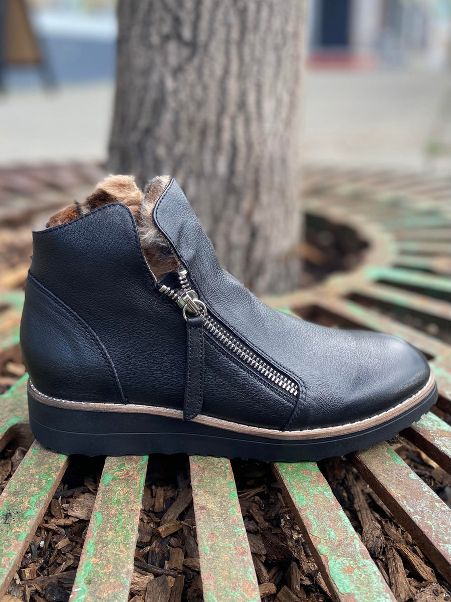 Ohmyo - Black/Black Sole