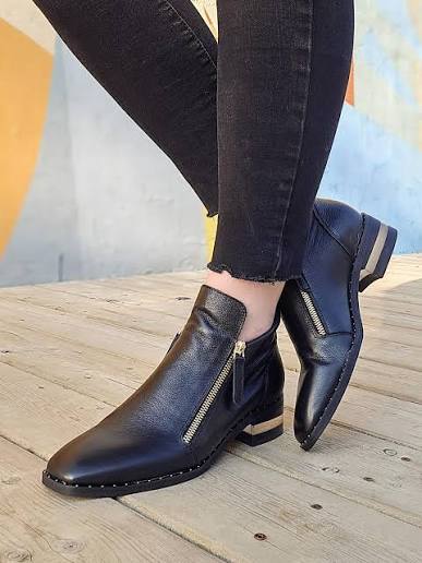 Floriss - Black/Black Heel