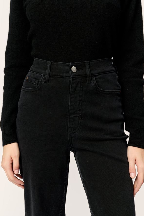 ASE Stretch - Jet Black Straight Leg Jeans