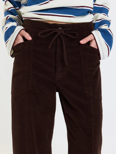 Villa Drawstring Barrel Leg Pant in Chocolate