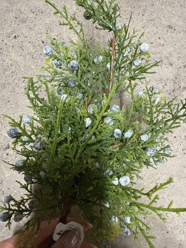 81750 18" Juniper Berry Spray