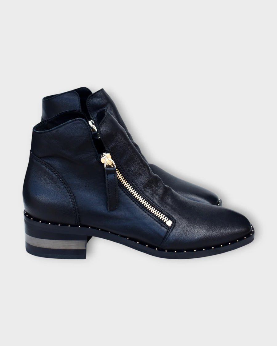 Floriss - Black/Black Heel