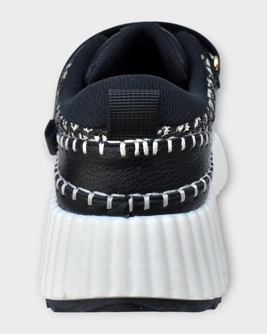 Tyche Step Forward Black