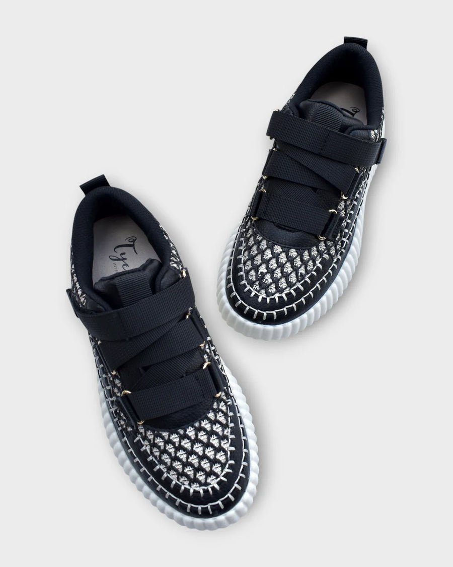 Tyche Step Forward Black
