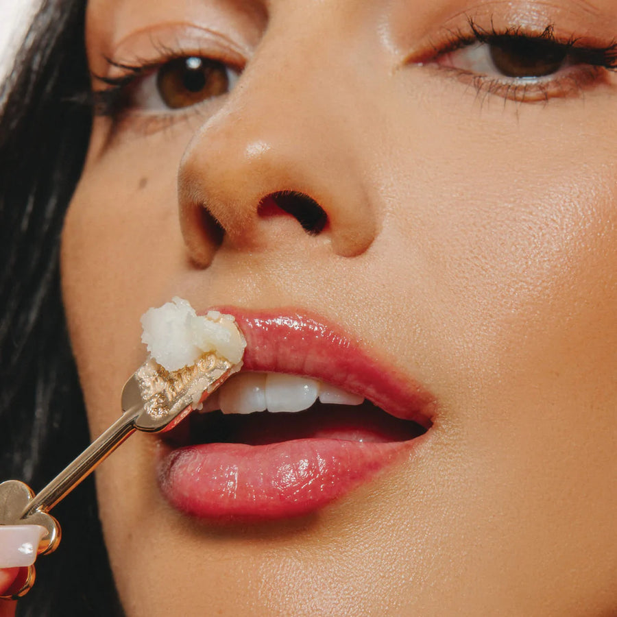 Poppy and Pout Lip Spatula Gold Daisy