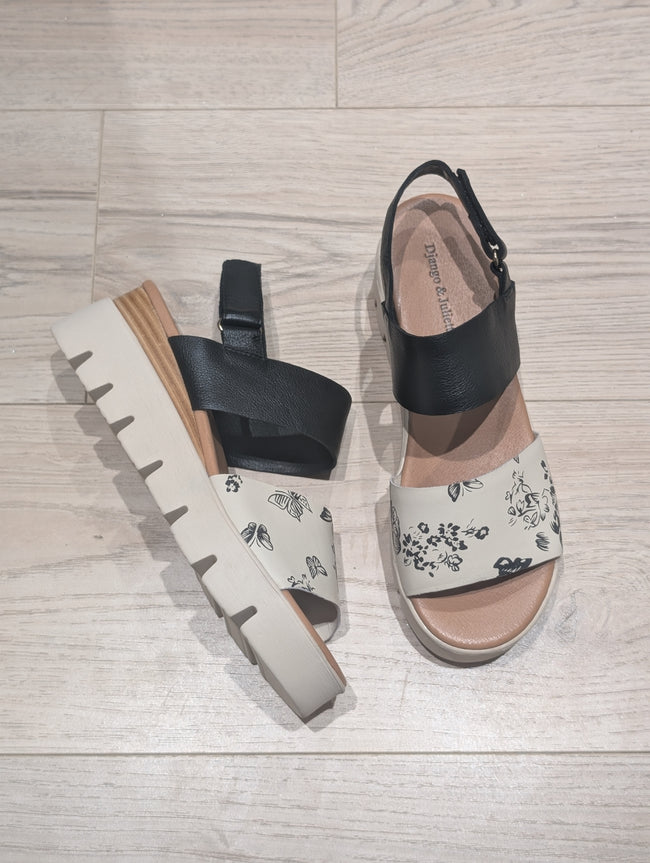 Runar Milk & Black Sandals
