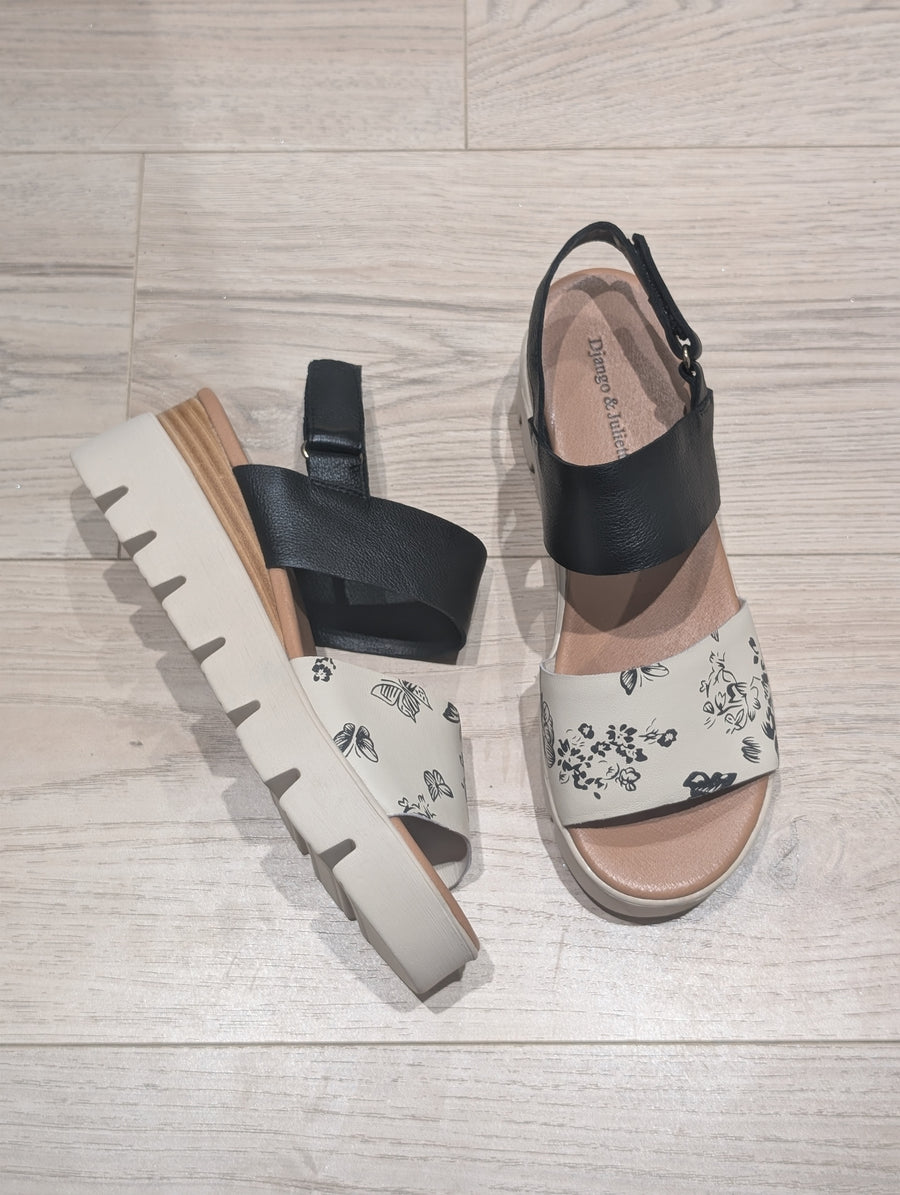 Runar Milk & Black Sandals