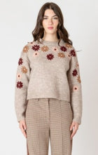 2627014 T Crewneck Floral Applique Sweater